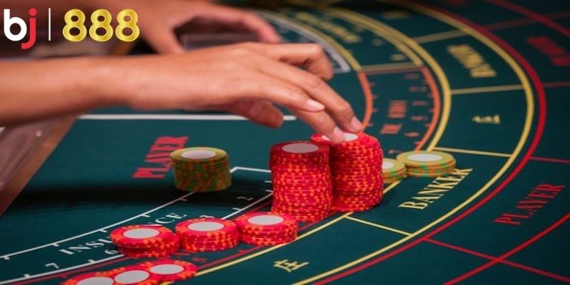 Baccarat trực tuyến là một trong những game đánh bài phổ biến